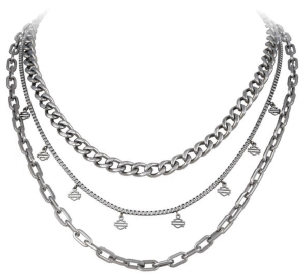 Collana tre catene argentate con ciondoli.