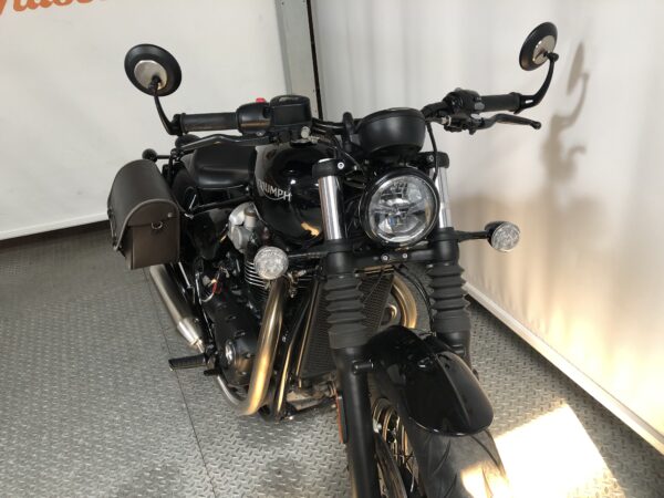 Triumph Bonneville Bobber 1200 - immagine 2