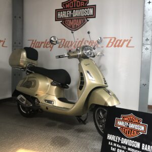 Vespa 300 GTS Supertech